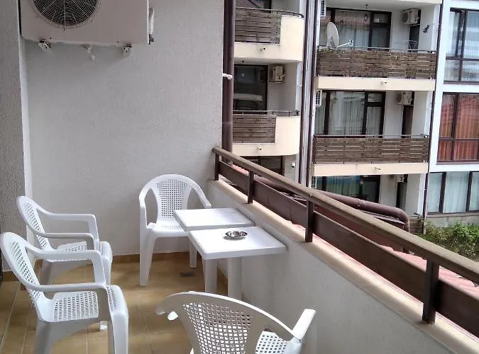 Victoria's Несебър